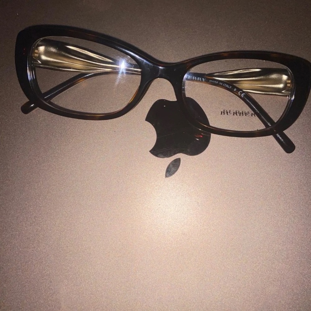Burberry glasses 👓
